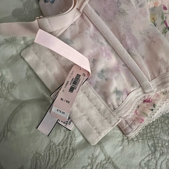 Stunning floral NWT bra corset - Picture 2 of 2